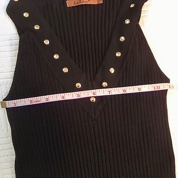 Black sleeveless top - Picture 1 of 6